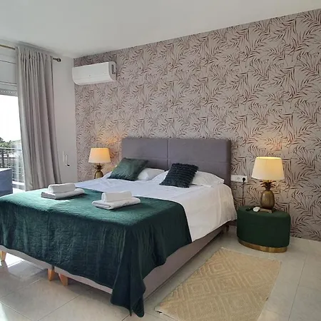 Chalet Opening Doors Premia Dalt Amazing Views W Pool *